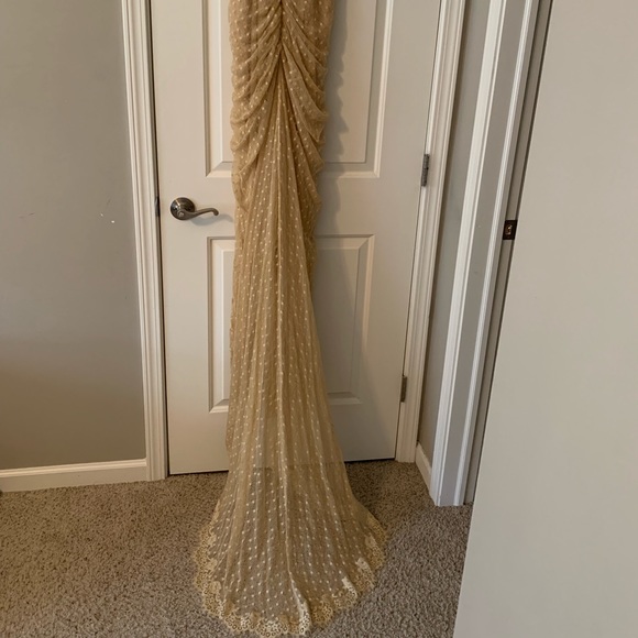 Mandaly Gown - Picture 3 of 8